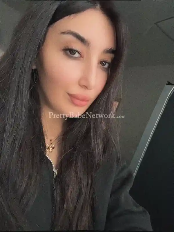 Ruhi a Hot, stunning & Young Bangalore Call Girl